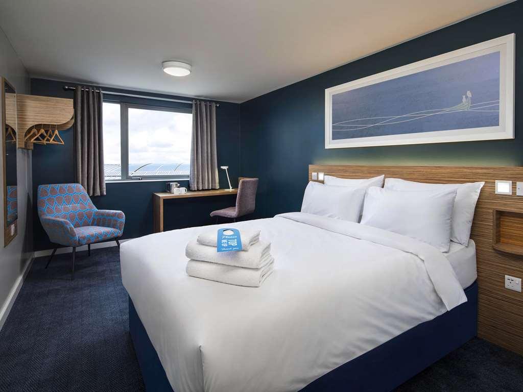 Travelodge Newport Central Room photo